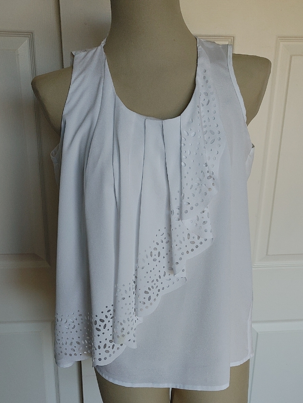 Sioni White Sleeveless Ruffle Top